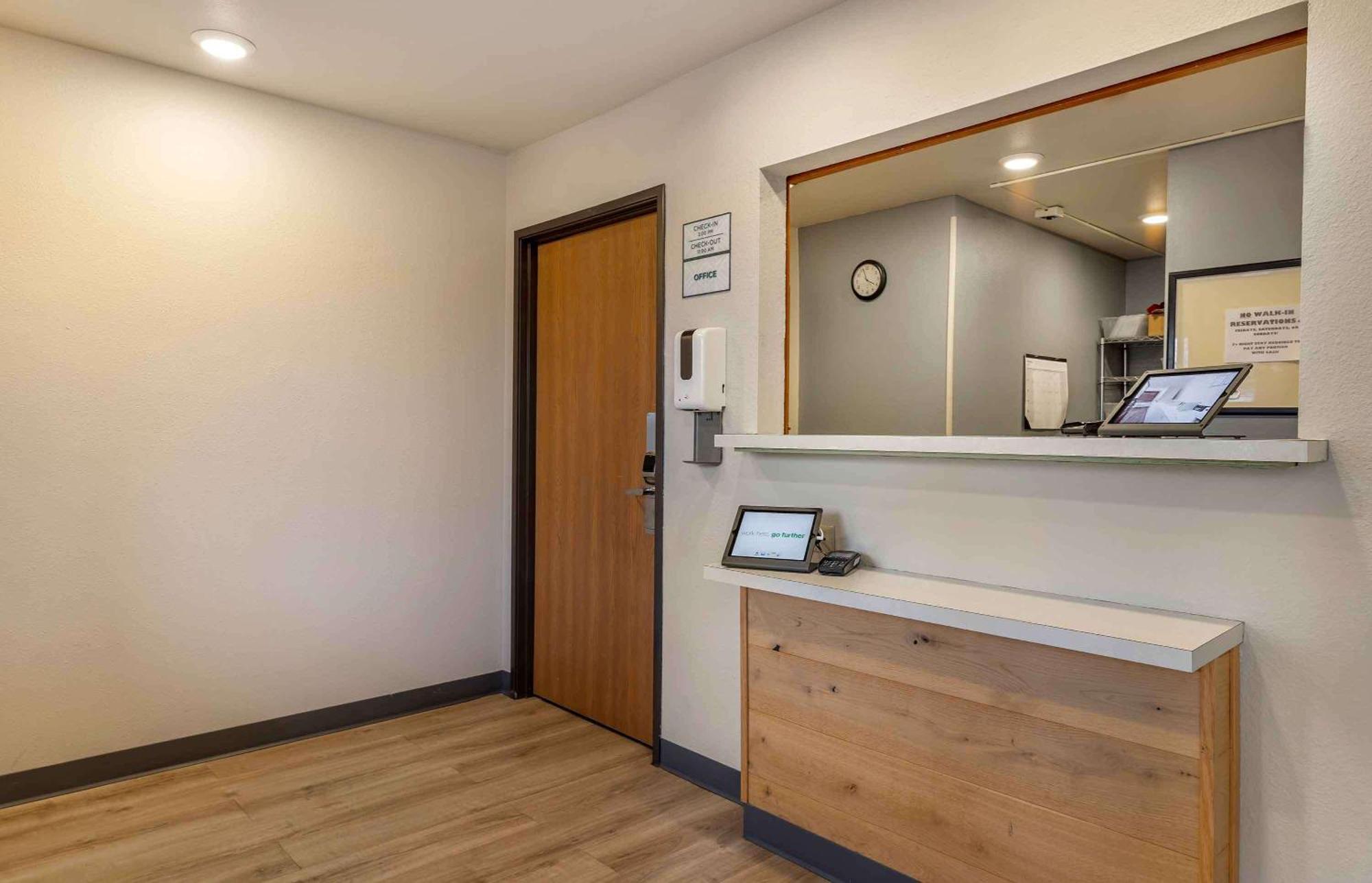 Extended Stay America Select Suites - Wichita - North Екстериор снимка