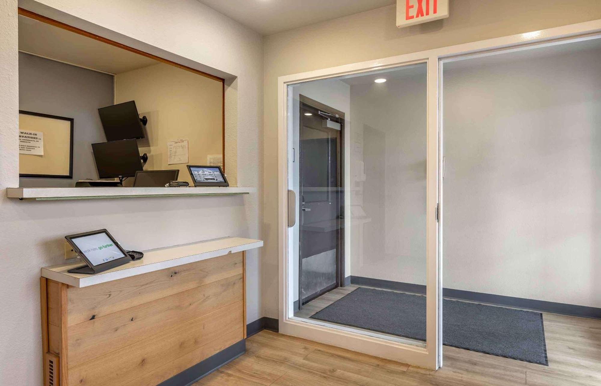 Extended Stay America Select Suites - Wichita - North Екстериор снимка