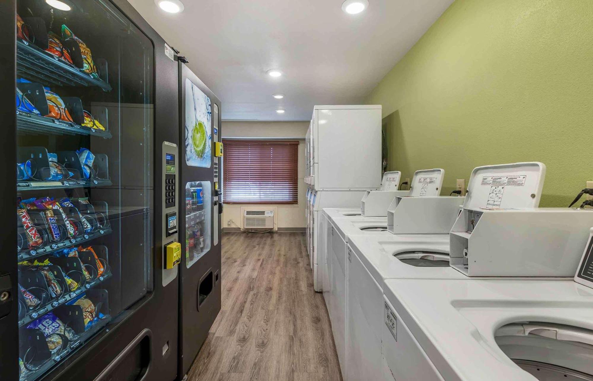 Extended Stay America Select Suites - Wichita - North Екстериор снимка