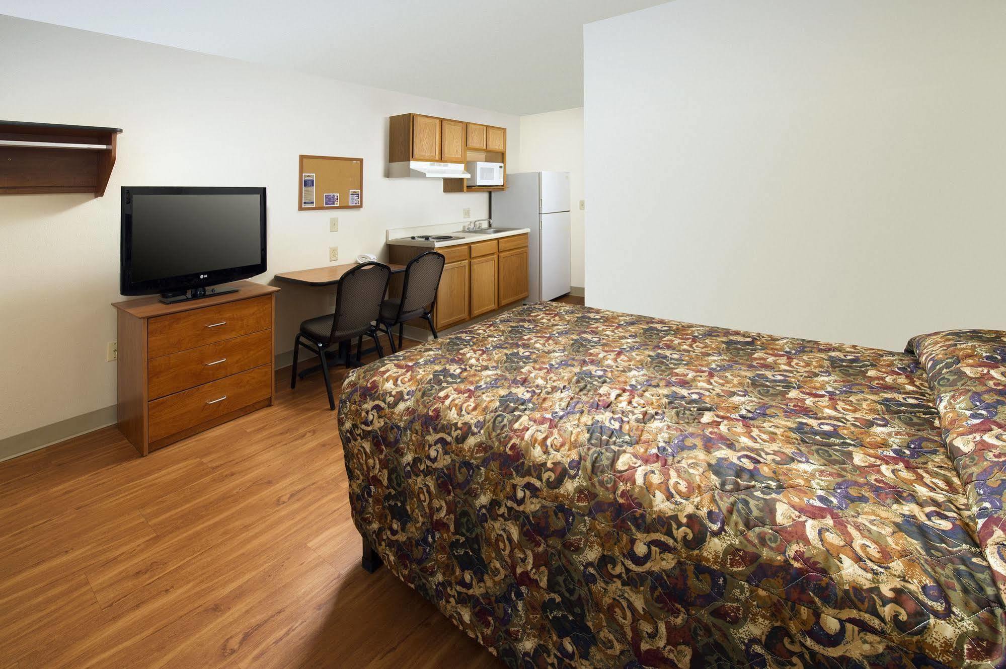 Extended Stay America Select Suites - Wichita - North Екстериор снимка